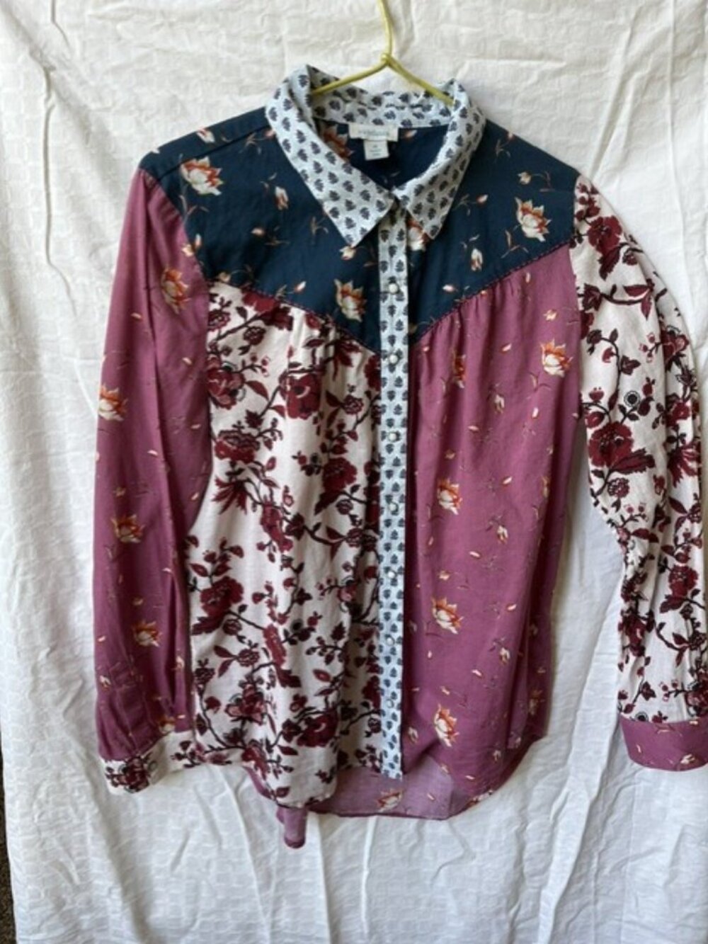 Sundance Women's long sleeve, snap cotton blouse